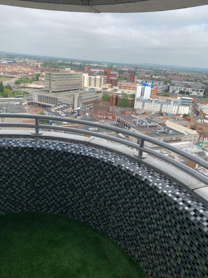 Luxury Panoramic Balcony Swindon Central Dış mekan fotoğraf