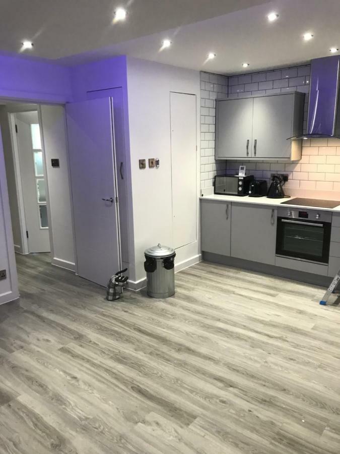 Luxury Panoramic Balcony Swindon Central Dış mekan fotoğraf