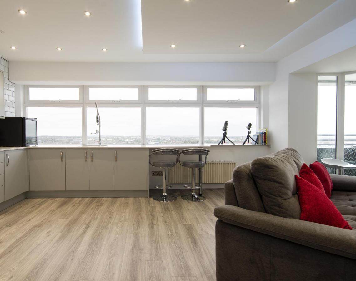 Luxury Panoramic Balcony Swindon Central Dış mekan fotoğraf